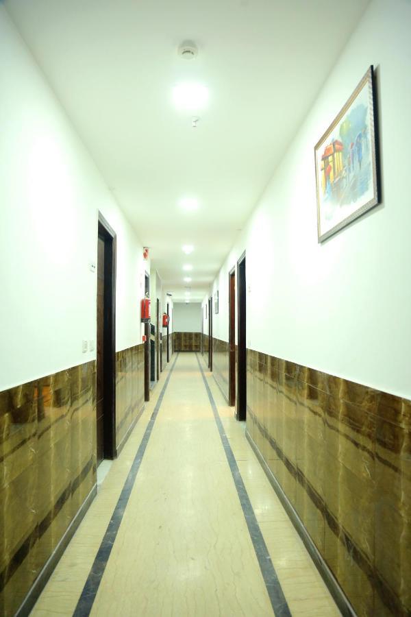 Aerocity Hotel Jindal Palace Delhi- A Well Hygiene Property"All Staff Vaccinated " Нью-Делі Екстер'єр фото